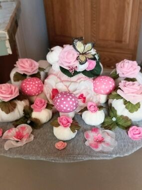 Beautiful Handmade Table Centerpiece 19x16"